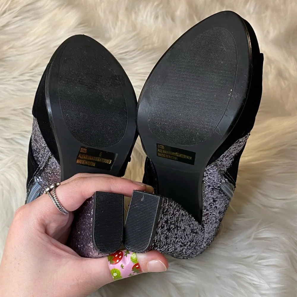 Charlotte Russe size 6 black & silver new year’s heels